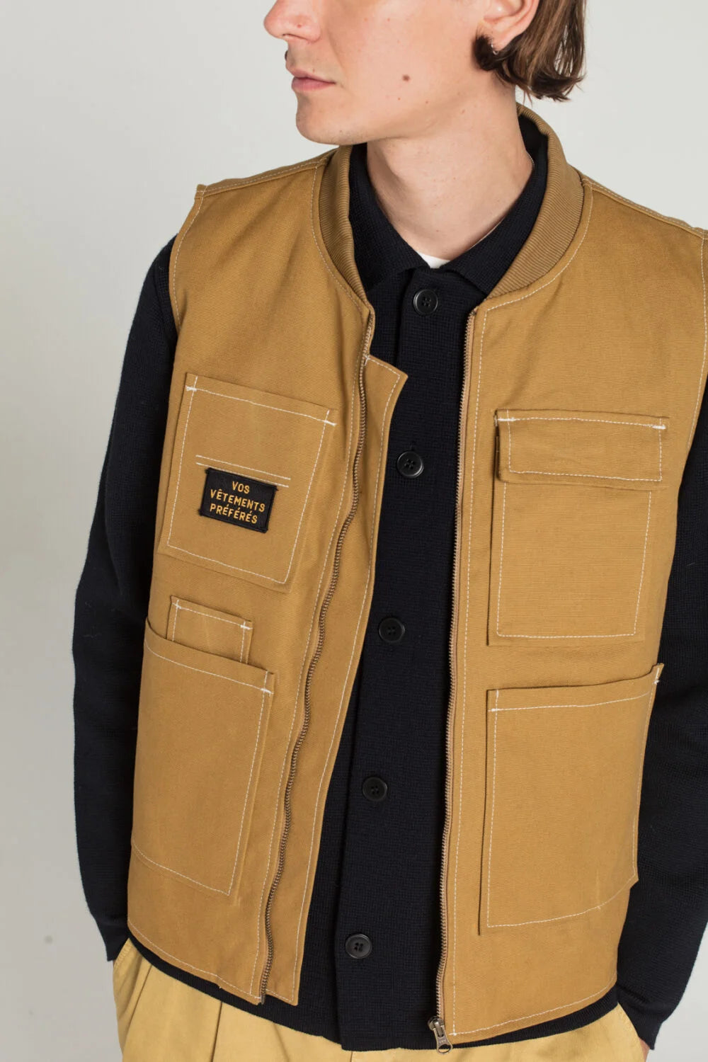 Versi canvas Sleeveless Utility Vest — CAMEL