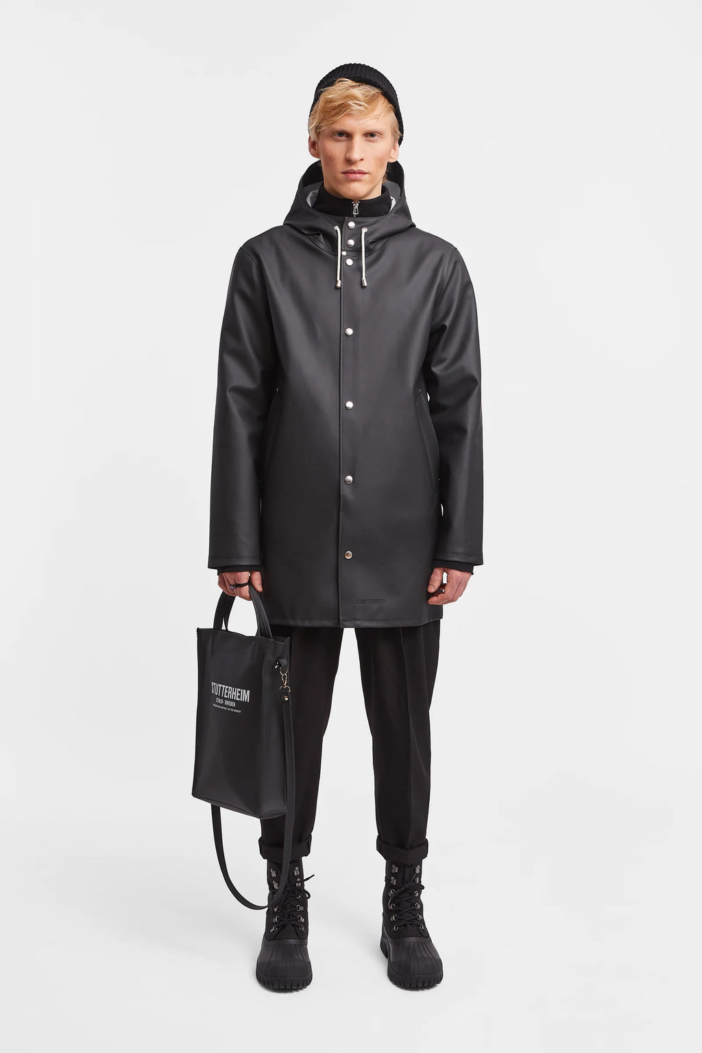STUTTERHEIM Stockholm Raincoat — BLACK