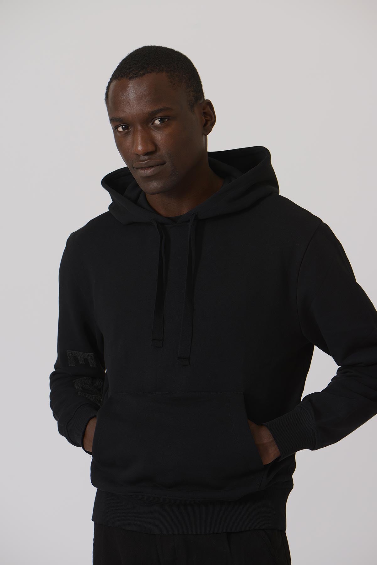 Early High-Stitch Logo Hoodie — BLACK