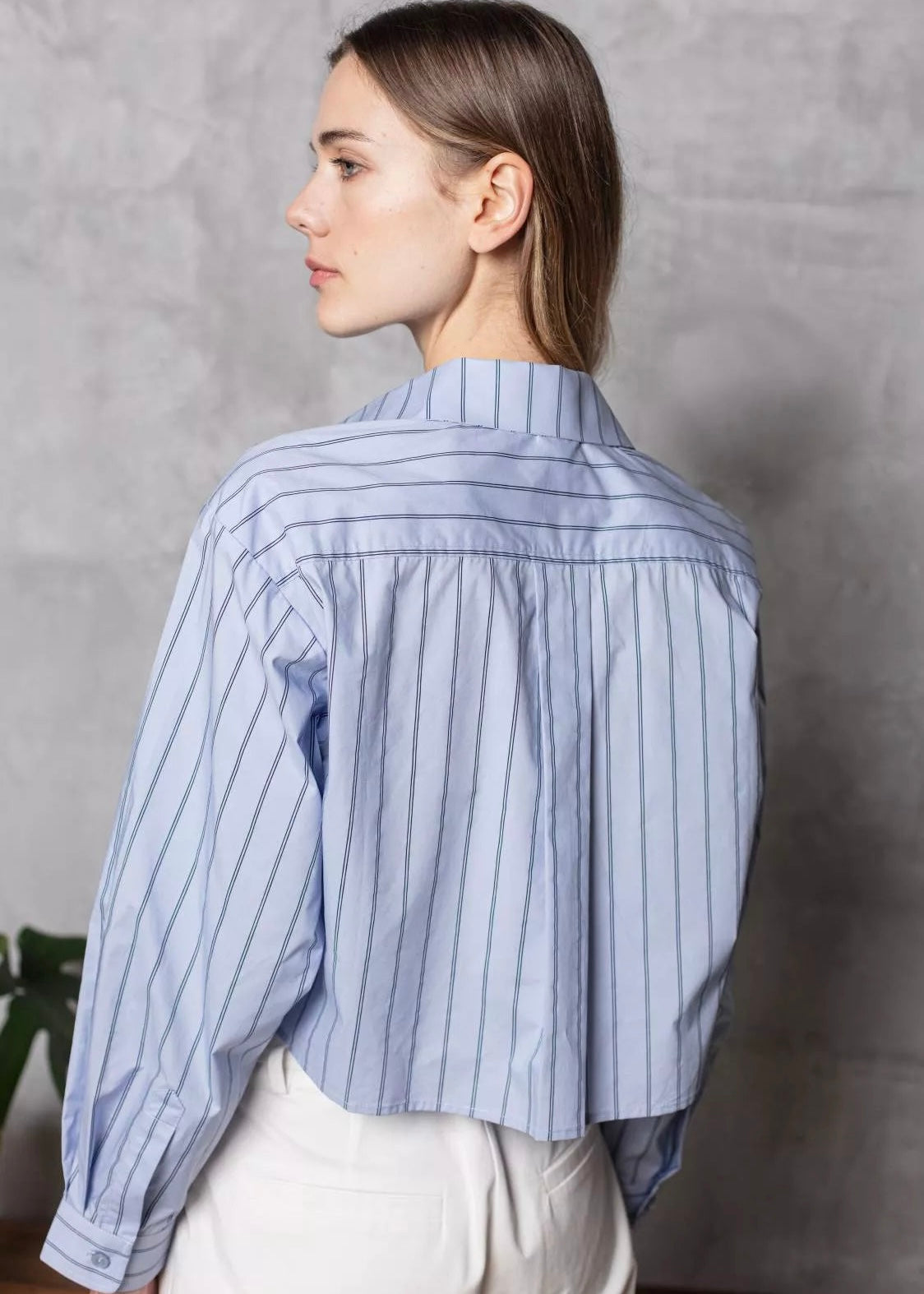 Comarine Cropped Shirt — LIGHT BLUE