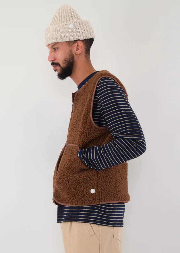 Collarless Puzzle Gilet Wool — BROWN