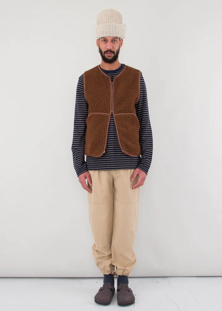 Collarless Puzzle Gilet Wool — BROWN