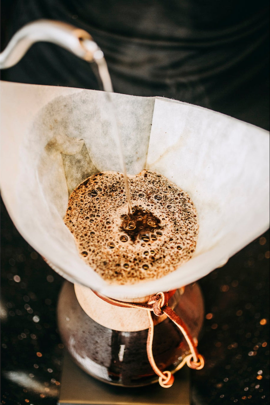 Making coffee using a pour-over method like Chemex