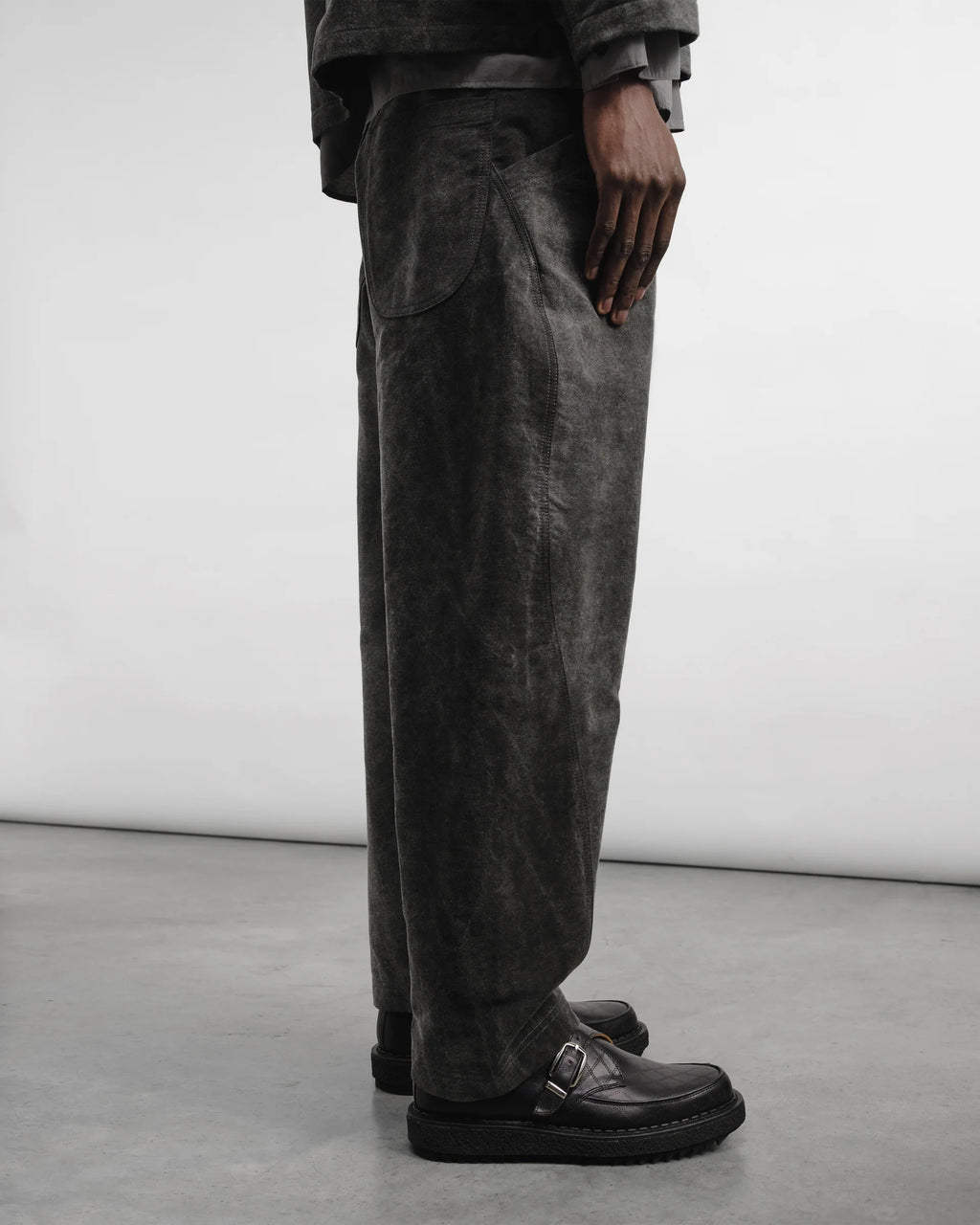 Twisted Seam Jean — CHARCOAL