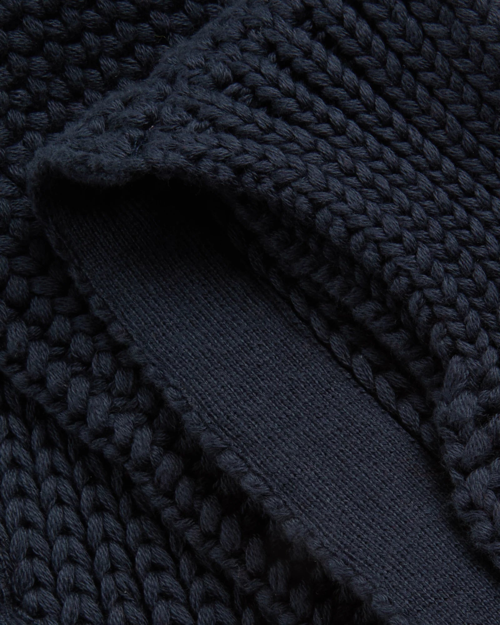 Slot Scarf — NAVY