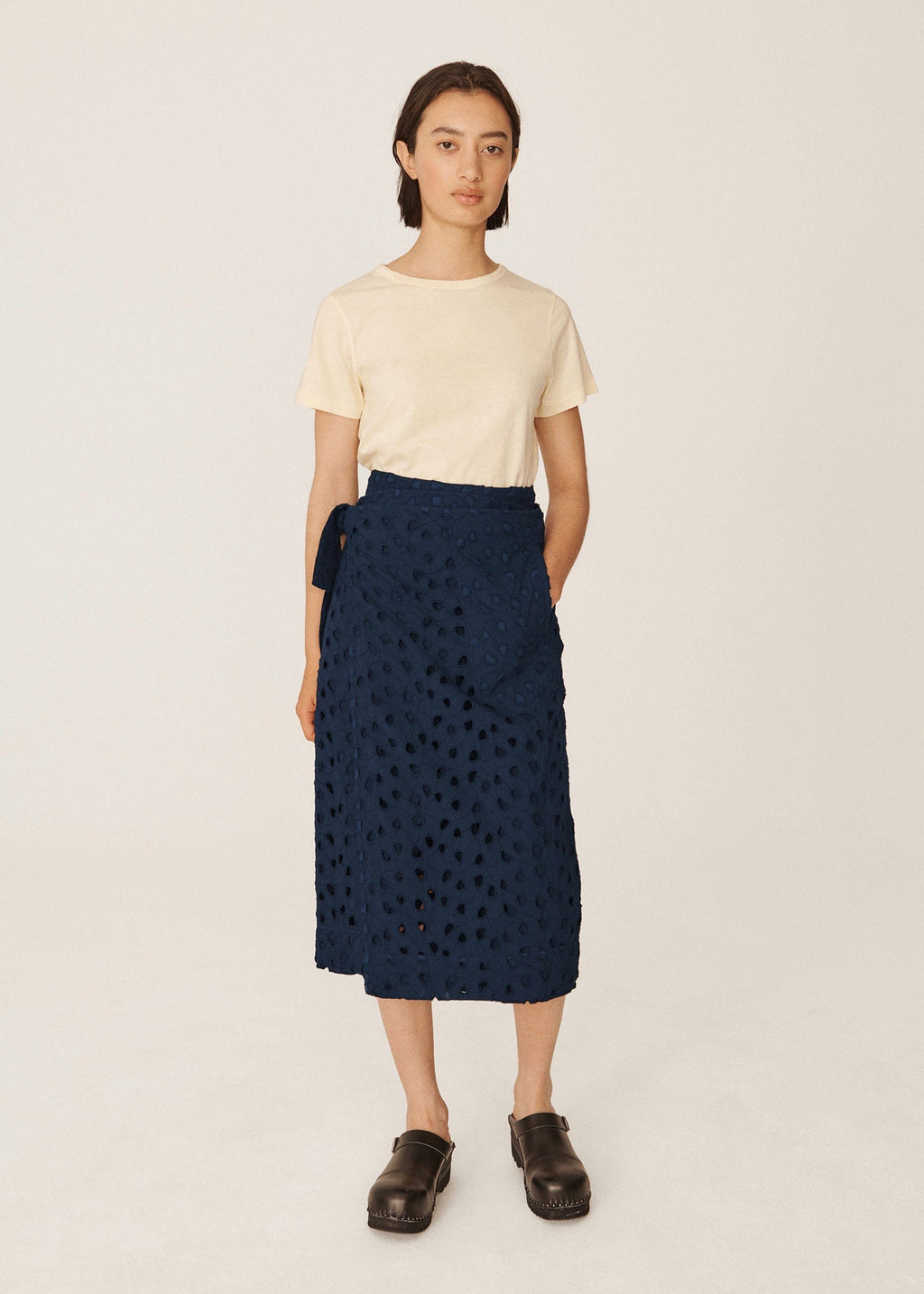 George Broderie Anglaise Skirt — NAVY