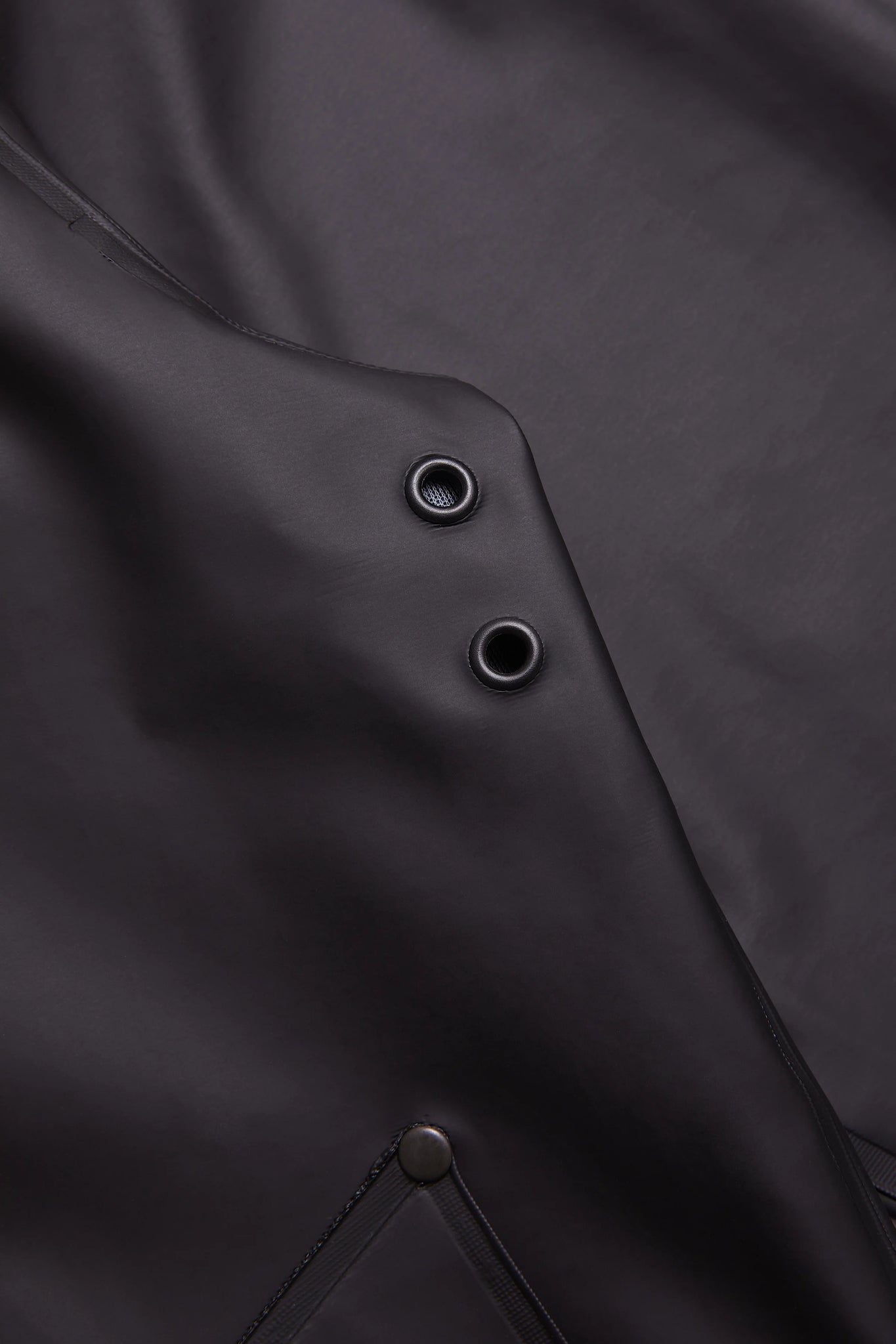 Camden Lightweight Raincoat — BLACK
