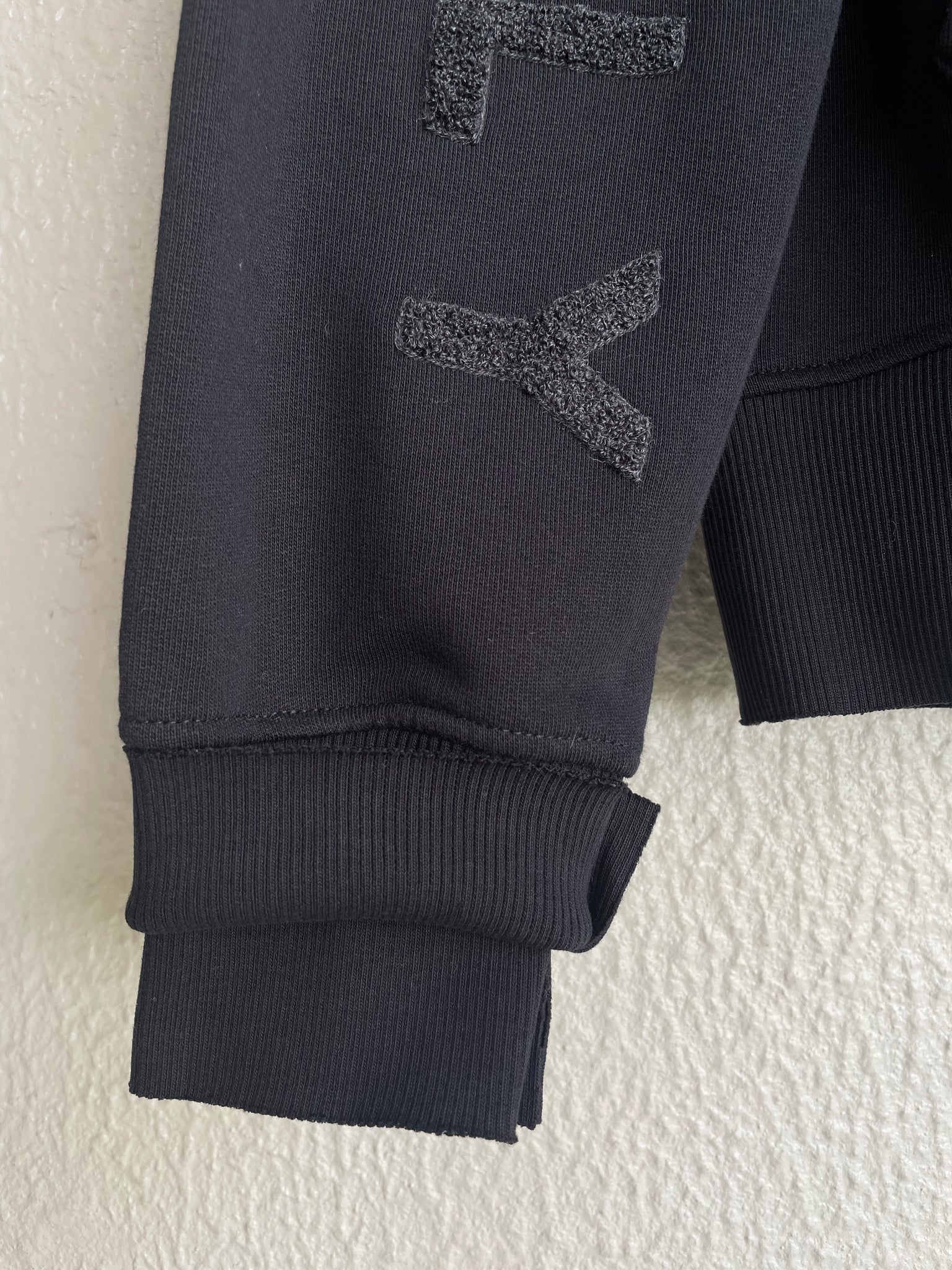 Early High-Stitch Logo Hoodie — BLACK